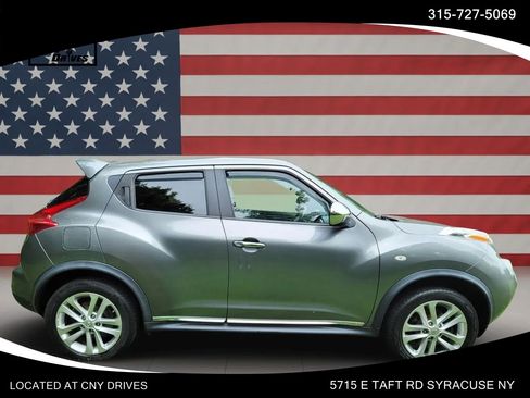 Used 2011 Nissan Juke SV FWD image 4