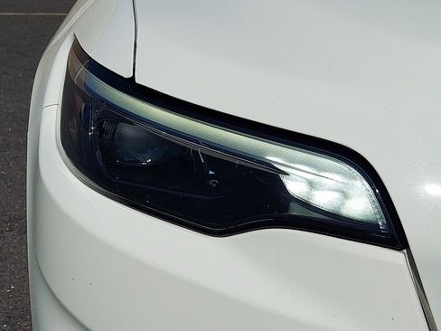 Certified 2019 Jeep Cherokee High Altitude image 9