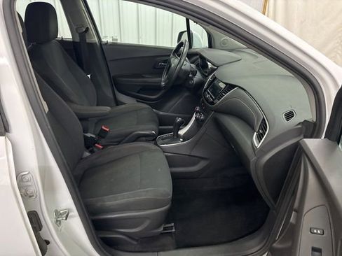Used 2018 Chevrolet Trax LS FWD image 20