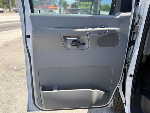 Used 2008 Ford E-250 and Econoline 250 RWD image 10
