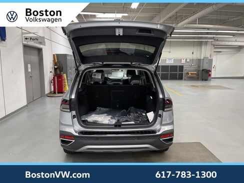 New 2026 Volkswagen Taos SEL image 11