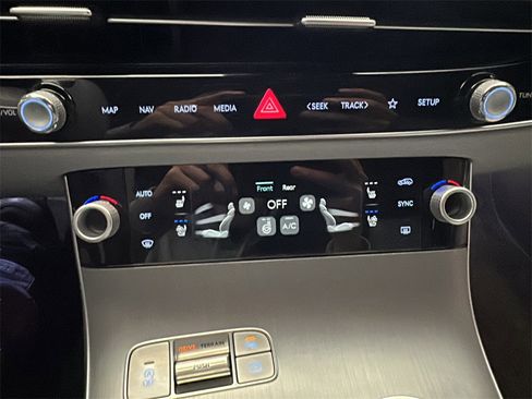 Certified 2026 Genesis GV70 2.5T Advanced image 26