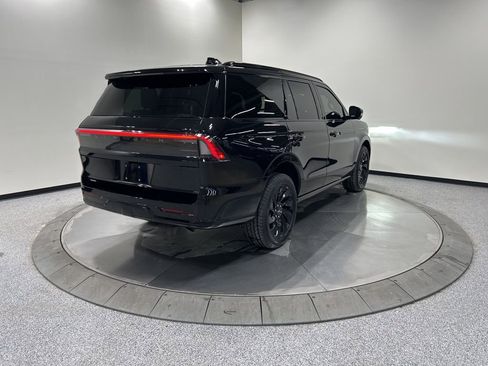 Certified 2025 Lincoln Navigator Reserve w/ Jet Appearance Package AWD/4WD image 7