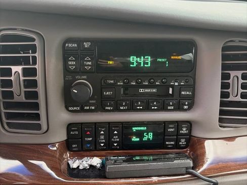 Used 2002 Buick Park Avenue FWD image 10