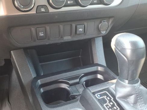 Used 2023 Toyota Tacoma SR AWD/4WD image 17
