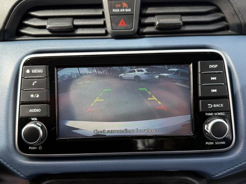 Used 2025 Nissan Versa SV image 17