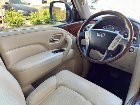 Used 2018 INFINITI QX80 4WD w/ Driver Assistance Package image 17