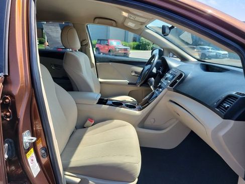 Used 2009 Toyota Venza FWD image 24