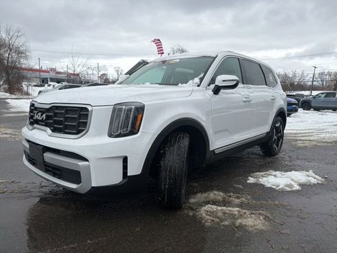 Certified 2024 Kia Telluride S w/ S Sunroof Package image 7