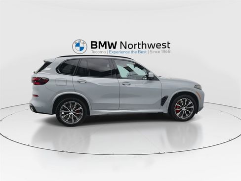 New 2026 BMW X5 xDrive40i w/ M Sport Package image 4