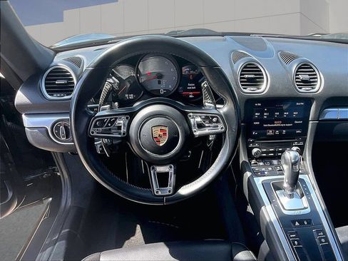 Used 2018 Porsche 718 Cayman S RWD image 13