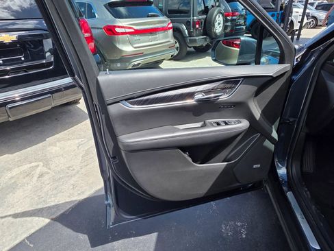 Used 2020 Cadillac XT6 Premium Luxury AWD/4WD image 26