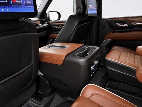Used 2023 GMC Yukon XL Denali Ultimate w/ LPO, Floor Liner Package AWD/4WD image 25