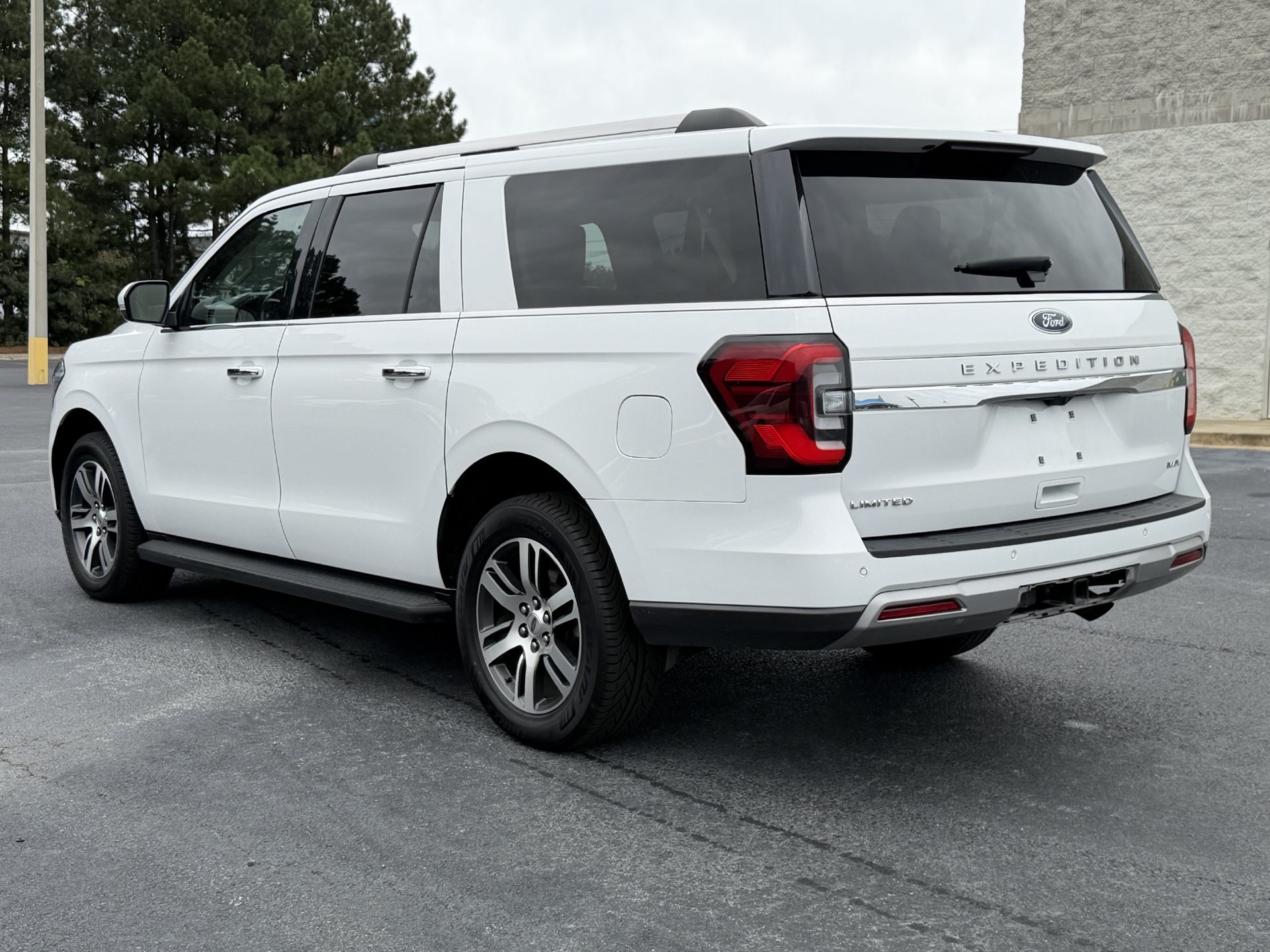 Used 2024 Ford Expedition Max Limited AWD/4WD image 17