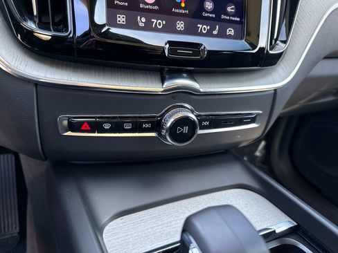 Certified 2025 Volvo XC60 B5 Plus image 25