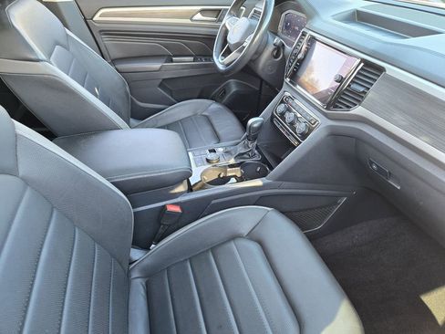 Used 2021 Volkswagen Atlas SEL Premium image 16