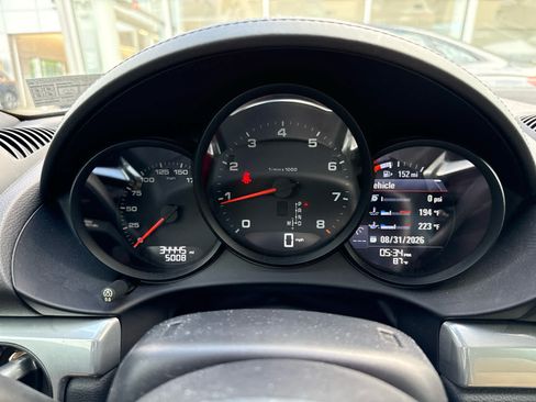 Used 2018 Porsche 718 Cayman RWD image 9