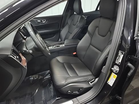 Used 2025 Volvo S60 B5 Plus AWD/4WD image 30
