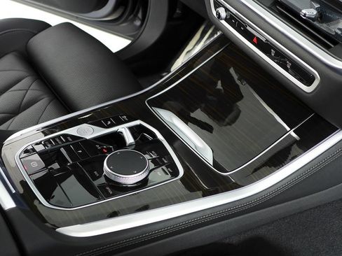 Used 2024 BMW X5 sDrive40i w/ M Sport Package RWD image 15