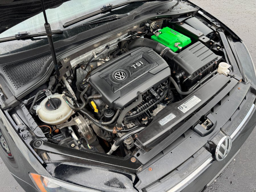 Used 2015 Volkswagen Golf S FWD image 24