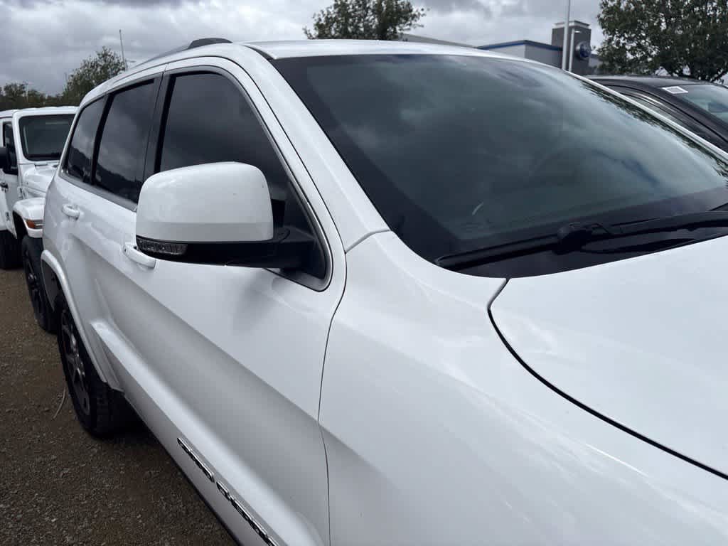 Used 2018 Jeep Grand Cherokee Limited AWD/4WD image 5