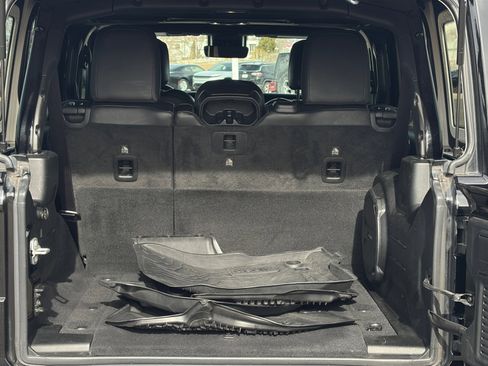 Used 2021 Jeep Wrangler Unlimited Sahara image 26