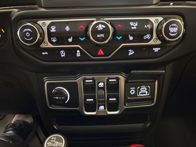Used 2021 Jeep Wrangler Unlimited Sahara w/ Cold Weather Group AWD/4WD image 21