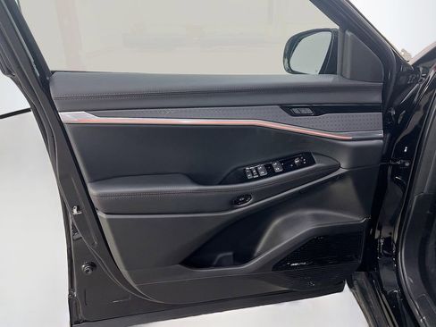 Used 2025 Jeep Wagoneer S Limited image 16