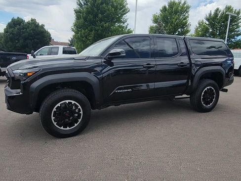 Used 2026 Toyota Tacoma TRD Off-Road w/ TRD Off Road Upgrade Package AWD/4WD image 3