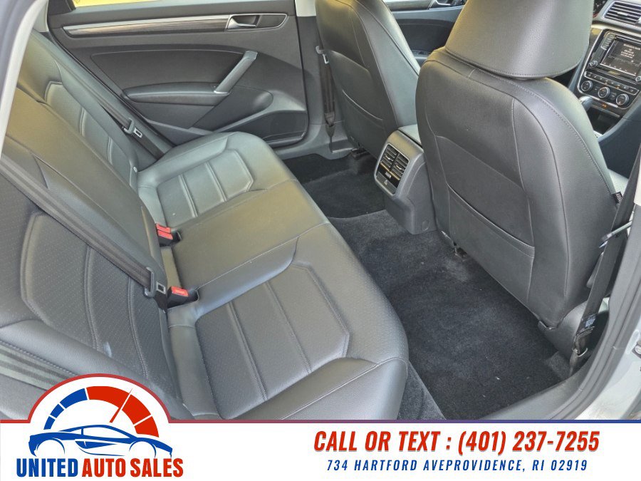 Used 2018 Volkswagen Passat 2.0T SE w/ SE Lighting Package FWD image 12