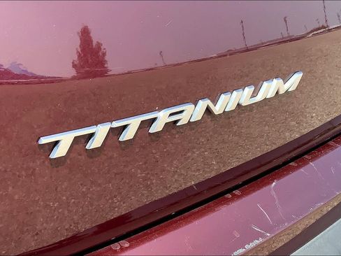 Used 2021 Ford Edge Titanium AWD/4WD image 30