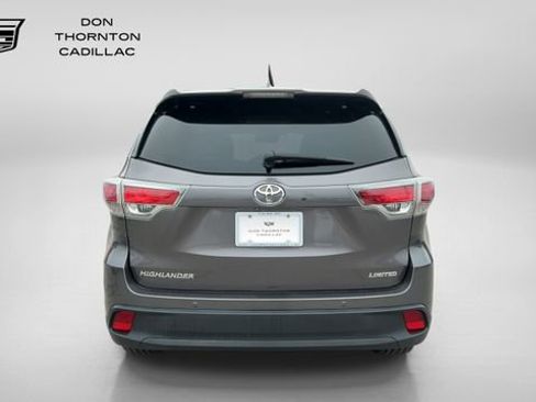 Used 2015 Toyota Highlander Limited Platinum FWD image 4