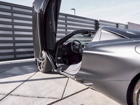 Used 2020 McLaren 720S Spider image 31