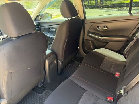 Used 2025 Nissan Sentra SR FWD image 9