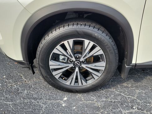 Certified 2023 Nissan Rogue SV FWD image 4