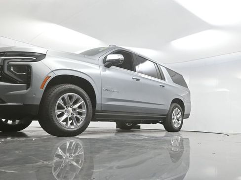 Used 2025 Chevrolet Suburban Premier image 50