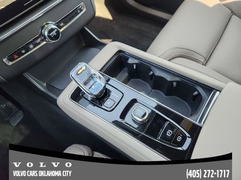 Used 2026 Volvo XC90 B6 Ultra w/ Protection Package Premier AWD/4WD image 19