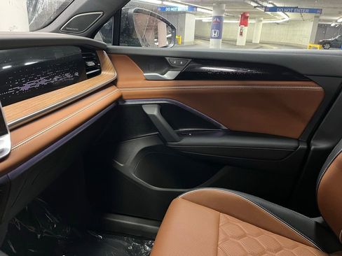 New 2026 Volkswagen Tiguan SEL R-Line image 32