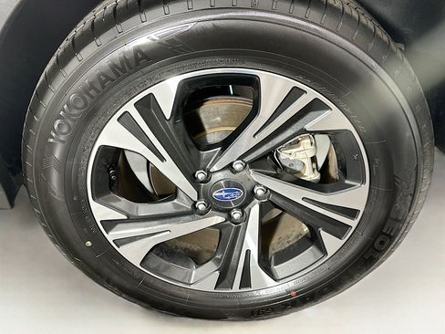 Used 2024 Subaru Crosstrek 2.0i Premium image 11