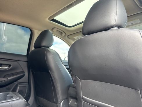 Certified 2025 Nissan Sentra SR w/ SR Premium Package image 33