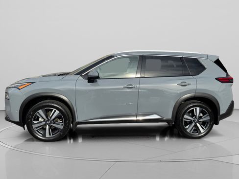 Used 2023 Nissan Rogue SL w/ SL Premium Package image 2