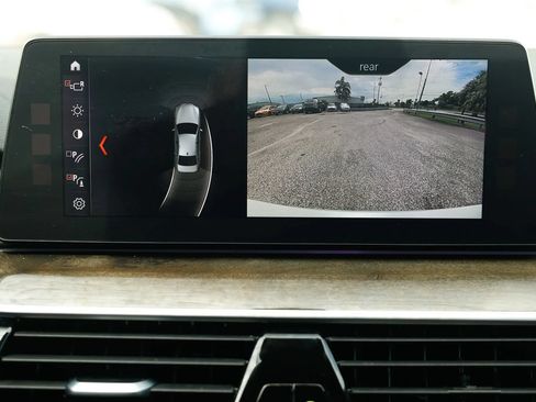 Used 2018 BMW 530i xDrive AWD/4WD image 33