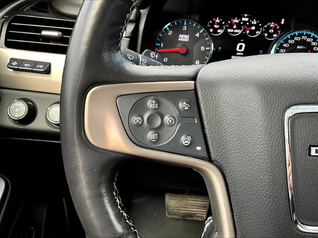 Used 2019 GMC Yukon Denali w/ Denali Ultimate Black Edition AWD/4WD image 13