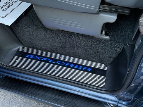 Used 2023 Chevrolet Express 2500 image 34