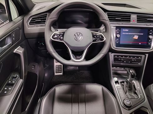 Certified 2024 Volkswagen Tiguan SE R-Line image 22