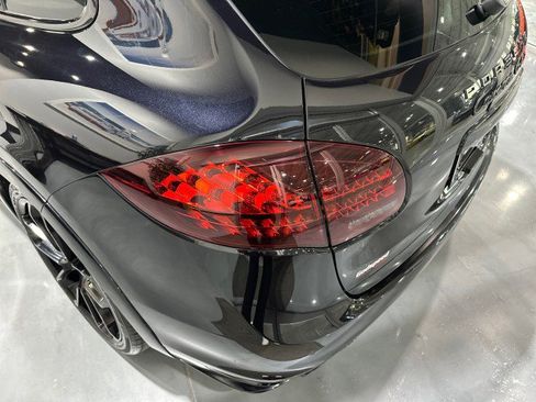 Used 2014 Porsche Cayenne GTS AWD/4WD image 27