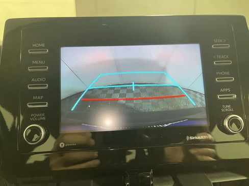 Used 2024 Toyota Camry SE image 19