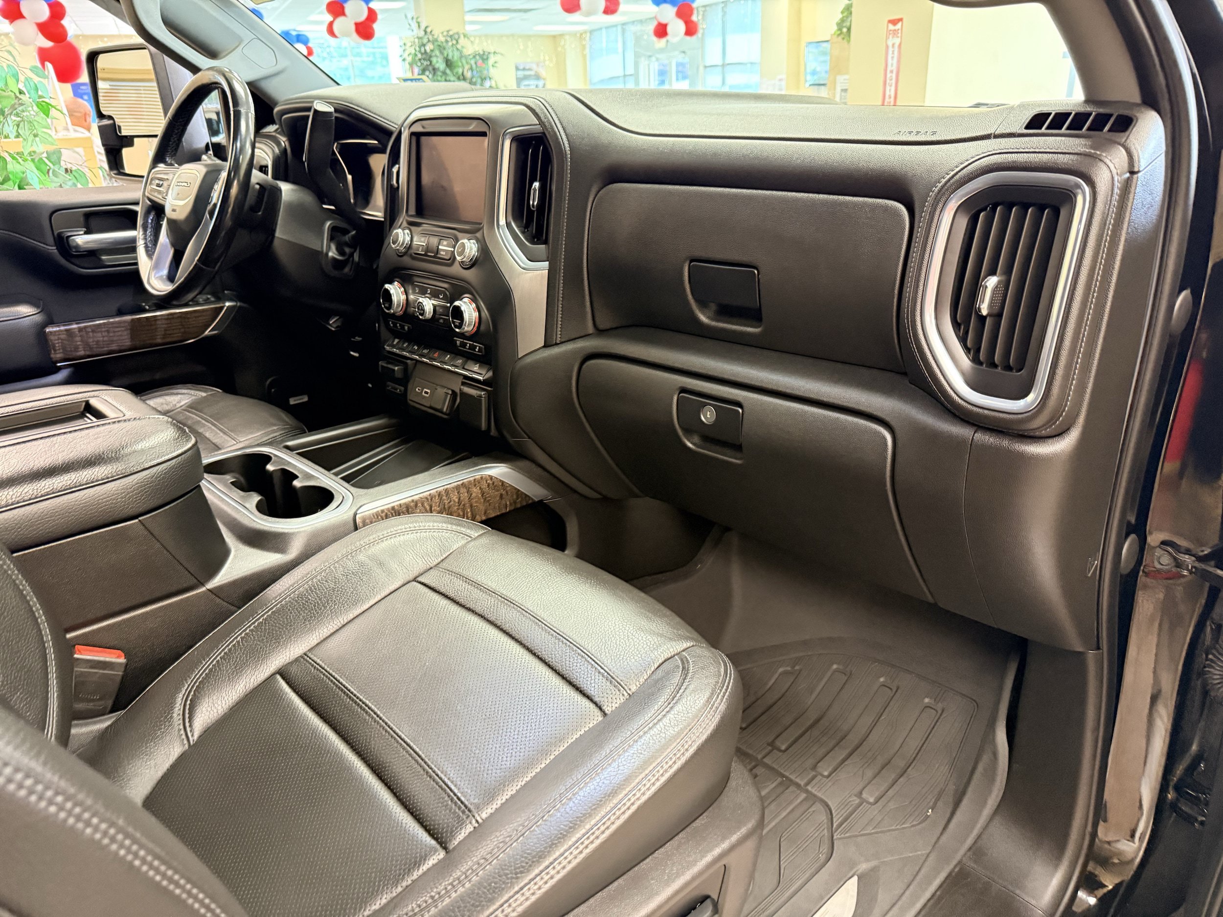 Used 2022 GMC Sierra 3500 Denali w/ Denali Ultimate Package AWD/4WD image 26