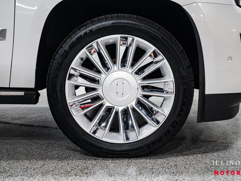 Used 2019 Cadillac Escalade Platinum image 12
