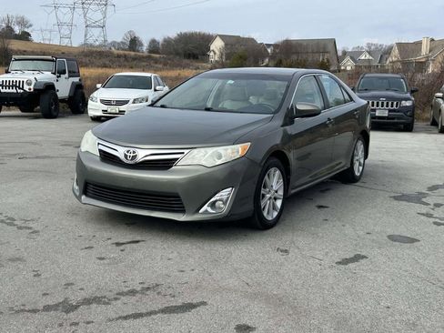 Used 2012 Toyota Camry XLE w/ Leather Pkg image 7